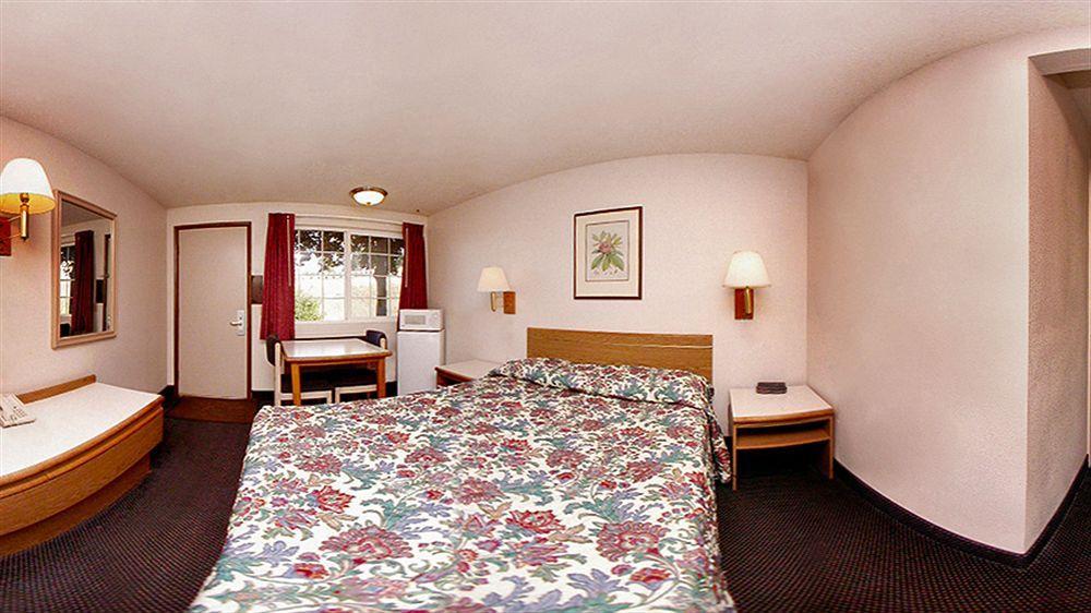 Motel 6 Pendleton, Or - West Екстер'єр фото