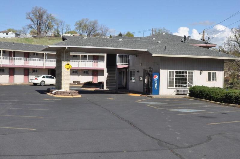 Motel 6 Pendleton, Or - West Екстер'єр фото